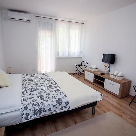 Helios Apartman Szeged Apartment ภายนอก รูปภาพ
