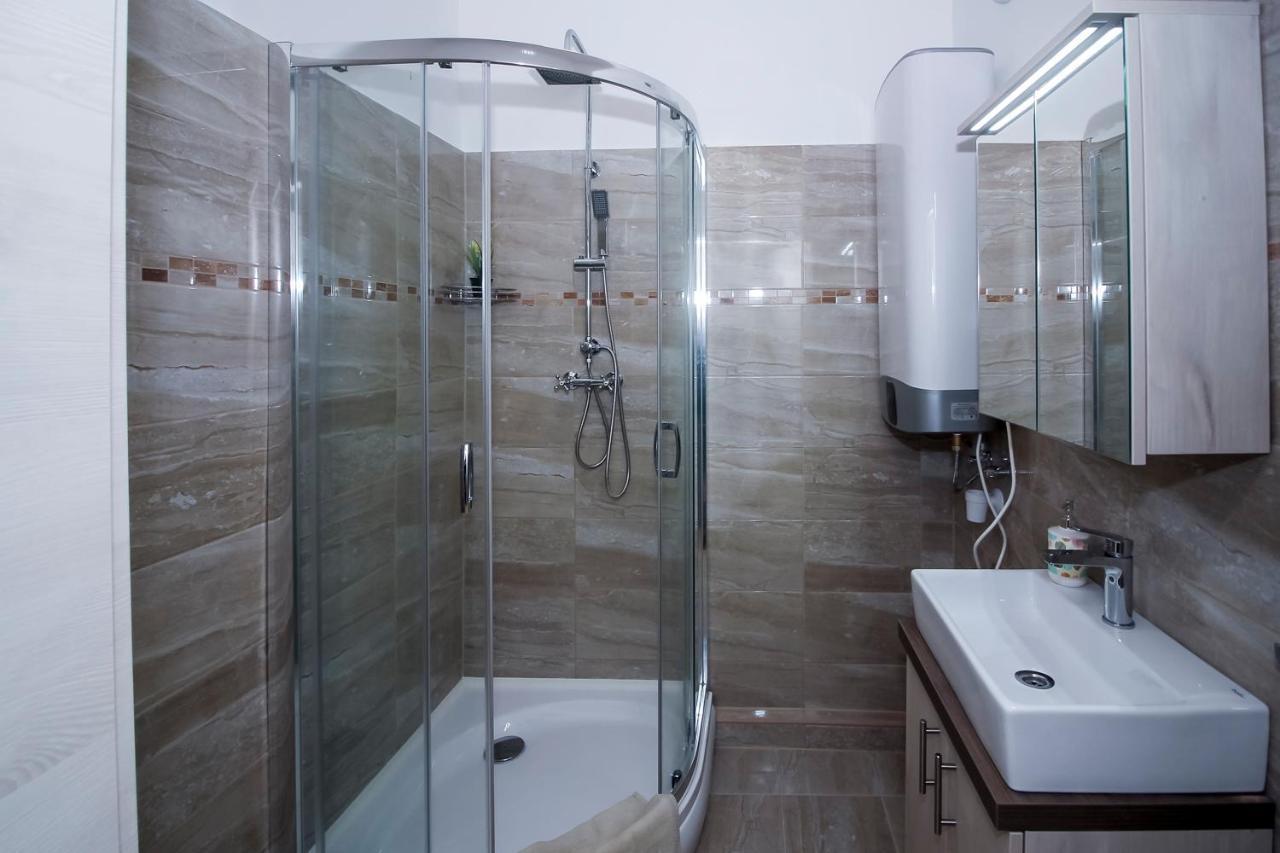 Helios Apartman Szeged Apartment ภายนอก รูปภาพ