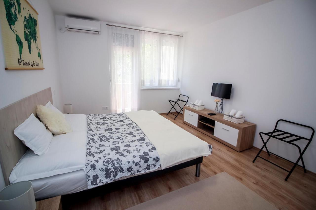 Helios Apartman Szeged Apartment ภายนอก รูปภาพ